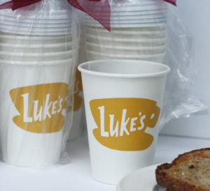 lukes-diner-disposible-coffee-cups-gilmore-girls-party-supply-stars-hollow