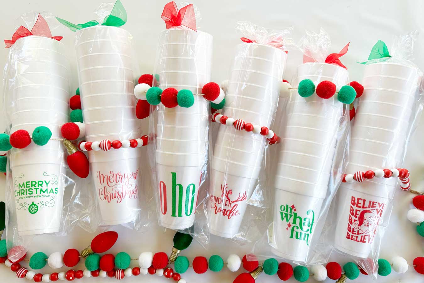 Merry Christmas plastic cups with straws and lids, Christmas designs,  Holiday party cups, Gold Christmas party cups